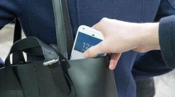 اعترافات عاطل بسرقة الهواتف المحمولة: أراقب الضحايا حتى استولى على ما أريد