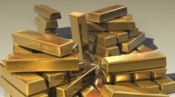تراجع أسعار الذهب عالميا بـ1.1% مع تعافى الدولار.. وفى مصر يسجل هذه القيمة