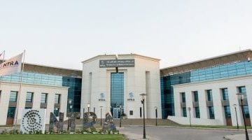 “الاتصالات” تمنع تشغيل الهواتف المهربة ابتداءً من 7 أبريل.