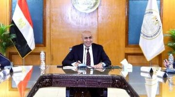 وزير التعليم يوجه بتعميم نظام البوكليت فى امتحانات نهاية العام للشهادة الإعدادية