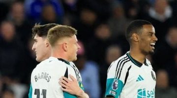 نيوكاسل يونايتد يتألق بثلاثية مذهلة أمام ليستر سيتي في الدوري الإنجليزي