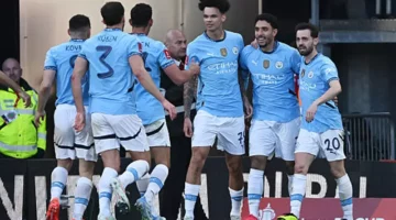 مانشستر سيتي يرفض رحيل مدافعه في الصيف