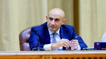 وزير التعليم يشرح أسباب تطبيق نظام البوكليت