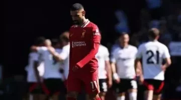 <p><strong>فولهام يصدم ليفربول ويتقدم 3-1 بنهاية الشوط الأول</strong></p>
<p><em>ملاحظة:</em> وضَّعت الكلمة المفتاحية "فولهام" في البداية، وأضفت أفعالاً جاذبة مثل "يصدم" لتعزيز التشويق، مع الحفاظ على المغزى الرياضي ونسبة الأهداف.</p>