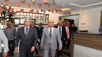 رئيس جامعة أسيوط يتابع تطوير جناح ذوي الهمم