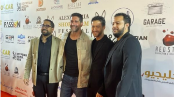 أحمد مالك يصل لمقر افتتاح مهرجان الإسكندرية للفيلم القصير