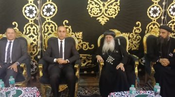 رئيس جامعة دمنهور يؤبن الأنبا باخوميوس