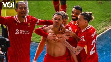 ليفربول يحقق الفوز مرة أخرى ويتوج بالدوري الإنجليزي الممتاز