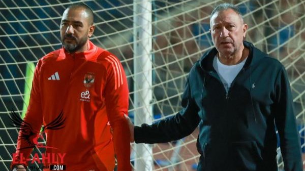 الخطيب يشهد تدريبات الأهلي قبل لقاء الهلال