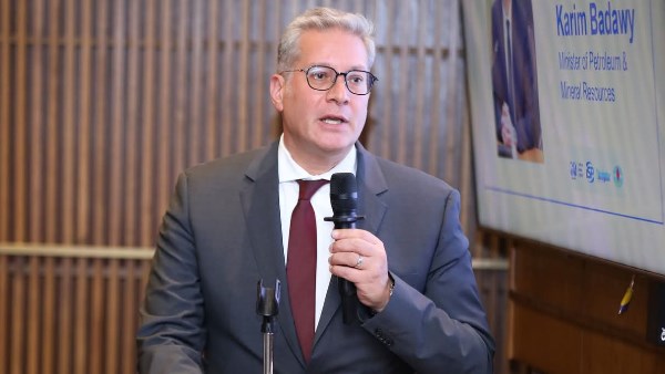 الشباب القوة الدافعة نحو مستقبل مشرق
