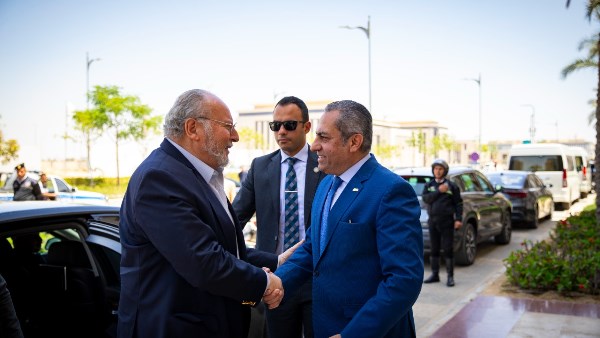 الملك أحمد فؤاد يزور العاصمة الإدارية الجديدة ويشيد بالمشروع القومي