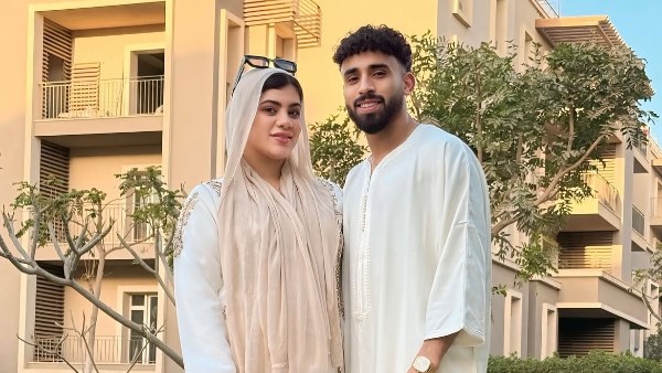 مروان عطية يُحتفل بعيد الفطر مع زوجته