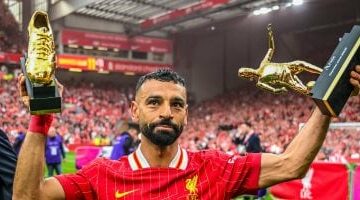 شاهد محمد صلاح يقضى إجازته على البحر بطريقته الخاصة