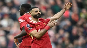 صلاح يقود ليفربول لمواجهة تشيلسي في قمة الدوري الإنجليزي