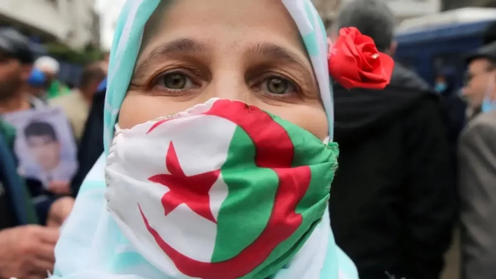 شروط الاستفادة من منحة المرأة الماكثة في البيت