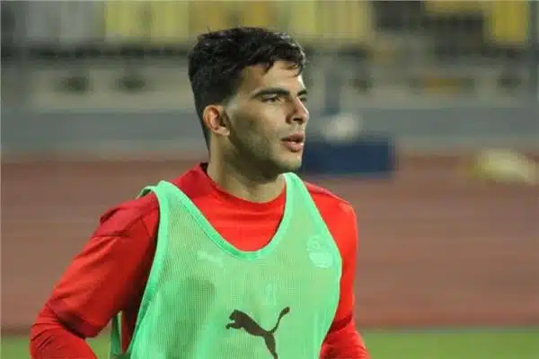 زيزو بالأحمر