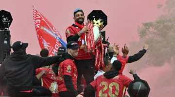 بدون محمد صلاح.. ليفربول يخسر الدوري الإنجليزي والبطل مفاجأة