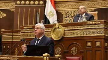 وزير التعليم العالى يستعرض استراتيجية ومبادرة إعداد المعلم بكليات التربية