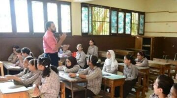 “التعليم” تعلن عقد تدريبات لمعلمي اللغة الإنجليزية.. تفاصيل