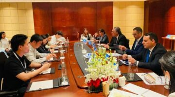 وزير الاستثمار يشارك بفعاليات المائدة المستديرة لقطاعي التعدين والبتروكيماويات