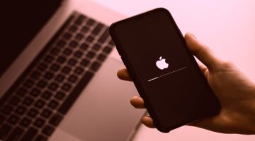 آبل تخطط لإجراء تعديلات في تطبيقي الرسائل والهاتف
