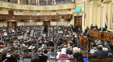 ما الذي دفع 8 نواب لترك مناصبهم من مجلس النواب دفعة واحدة؟