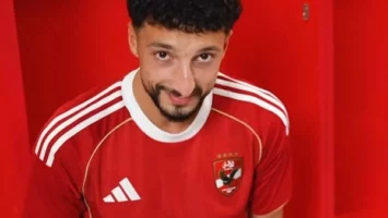 هل هرب من الأهلي؟ وسام أبو علي يخطف الأنظار في أحدث ظهور