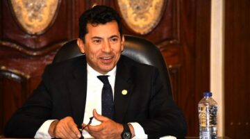 وزير الرياضة يلتقي رئيس اتحاد الإسكواش وأعضاء اللجنة الفنية