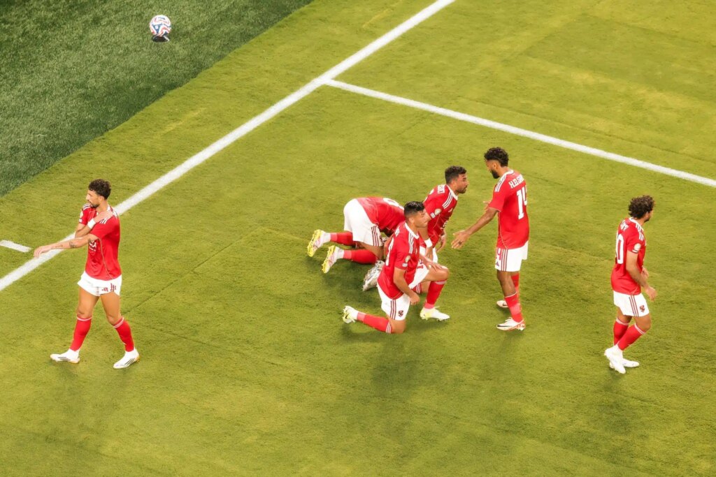 بورتو والأهلي 100