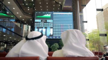 «تباين مثير» أسواق الخليج بالختام وسط ترقب نتائج الشركات والمحادثات التجارية