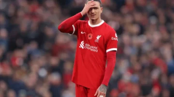 نابولي يبتعد عن نونيز بسبب مطالب ليفربول المالية