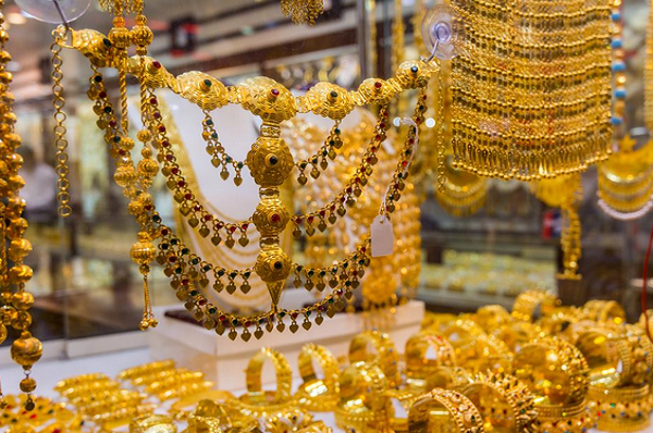 سعر الذهب في الكويت بالمصنعية استقرار نسبي في السوق الكويتي.. سعر الذهب اليوم الأحد 14 ديسمبر 2025 في الكويت وعيار 21 يسجل 37.200 دينار