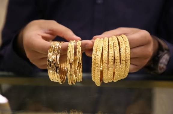 عيار 21 الآن في السودان مع بداية التعاملات.. سعر الذهب اليوم الثلاثاء 16 ديسمبر 2025 بعد الارتفاع العالمي والأوقية تحافظ على مستوى 4300 دولار