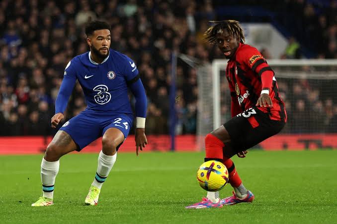 تشيلسي ضد بورنموث يلا شوت HD بث مباشر Chelsea vs Bournemouth صدمة مبكرة في ستامفورد بريدج.. بورنموث يتقدم على تشيلسي بهدف ديفيد بروكس بعد 6 دقائق في مباراة مشتعلة بالدوري الإنجليزي الممتاز (تفاصيل وأحداث لحظة بلحظة)