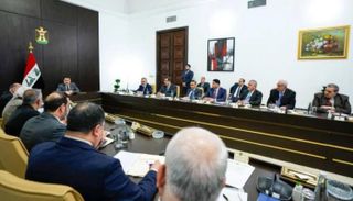 إيقاف احتساب الشهادات للرواتب في العراق رسميًا ضمن حزمة تقشفية 2026.. التفاصيل الكاملة والاستثناءات وتأثير القرار على الموظفين