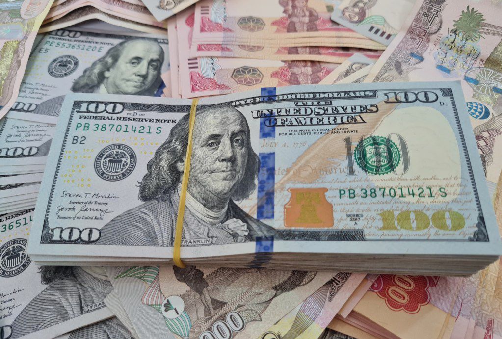 سعر 100 دولار في العراق اليوم.. استقرار أسعار صرف الدولار في بغداد اليوم السبت 10 يناير 2026 مع عطلة نهاية الأسبوع هدوء نسبي في الأسواق وتفاوت محدود بين الصيرفات