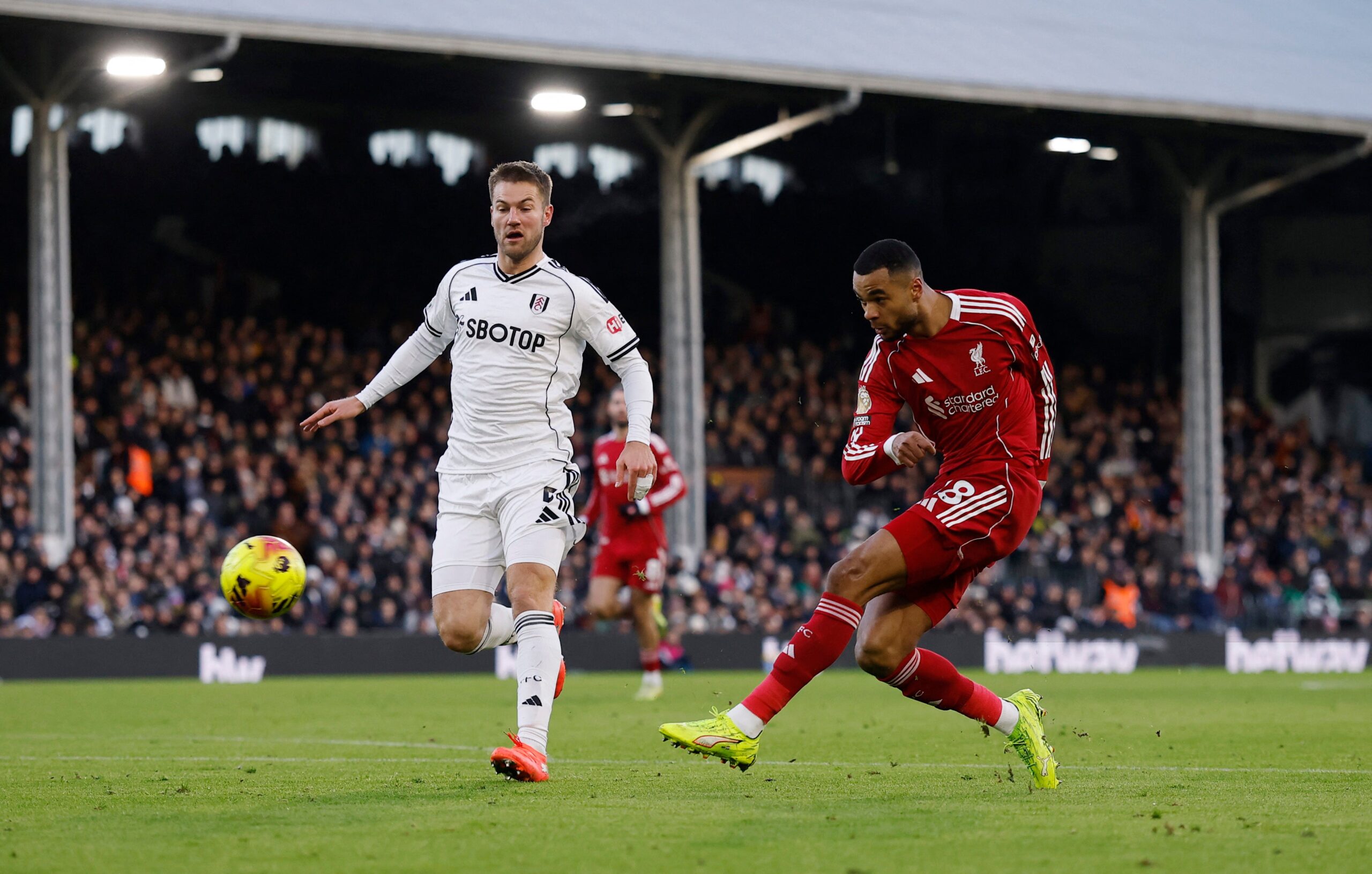 Fulham vs Liverpool match بث مباشر مشاهدة مباراة فولهام ضد ليفربول.. فولهام يشعل أجواء كرافن كوتيج ويصدم ليفربول مبكرًا.. هل يعود الريدز أم تتكرر المعاناة؟