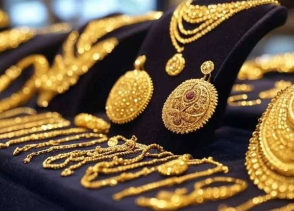عيار 21 يفاجئ السوق بعد قفزة 100 جنيه! سعر الذهب اليوم الاثنين 2 مارس 2026 في الصاغة بالمصنعية – الجنيه الذهب بكام؟ وهل نشتري ولا نستنى؟