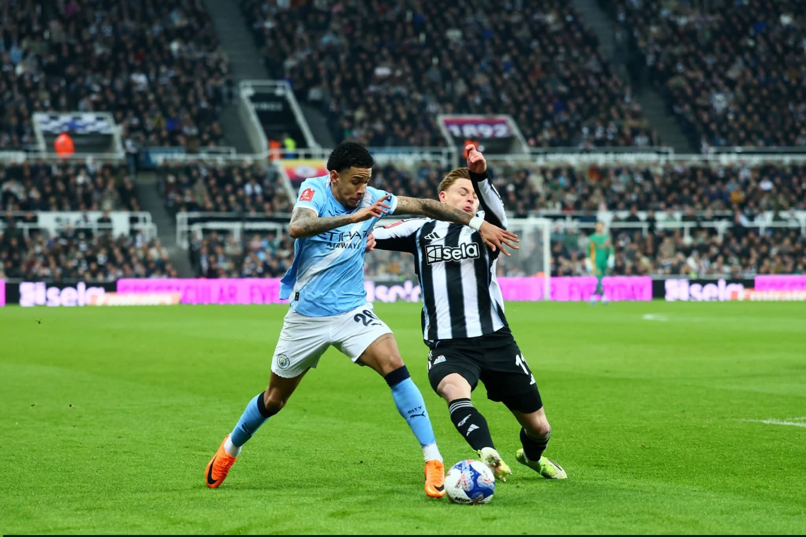 مباراة مانشستر سيتي ونيوكاسل.. مرموش بطل المباراة السيتي يقلب النتيجة على نيوكاسل ويتأهل