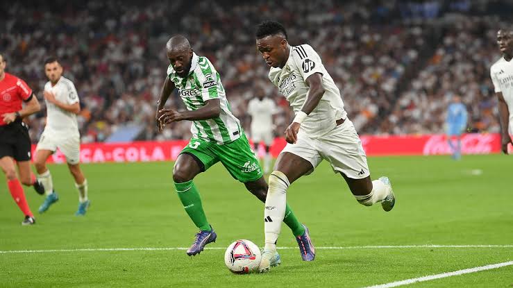 ملخص مباراة ريال بيتيس ضد ريال مدريد اليوم السبت 25 أبريل 2026 في الدوري الإسباني.. تعادل قاتل في الوقت بدل الضائع