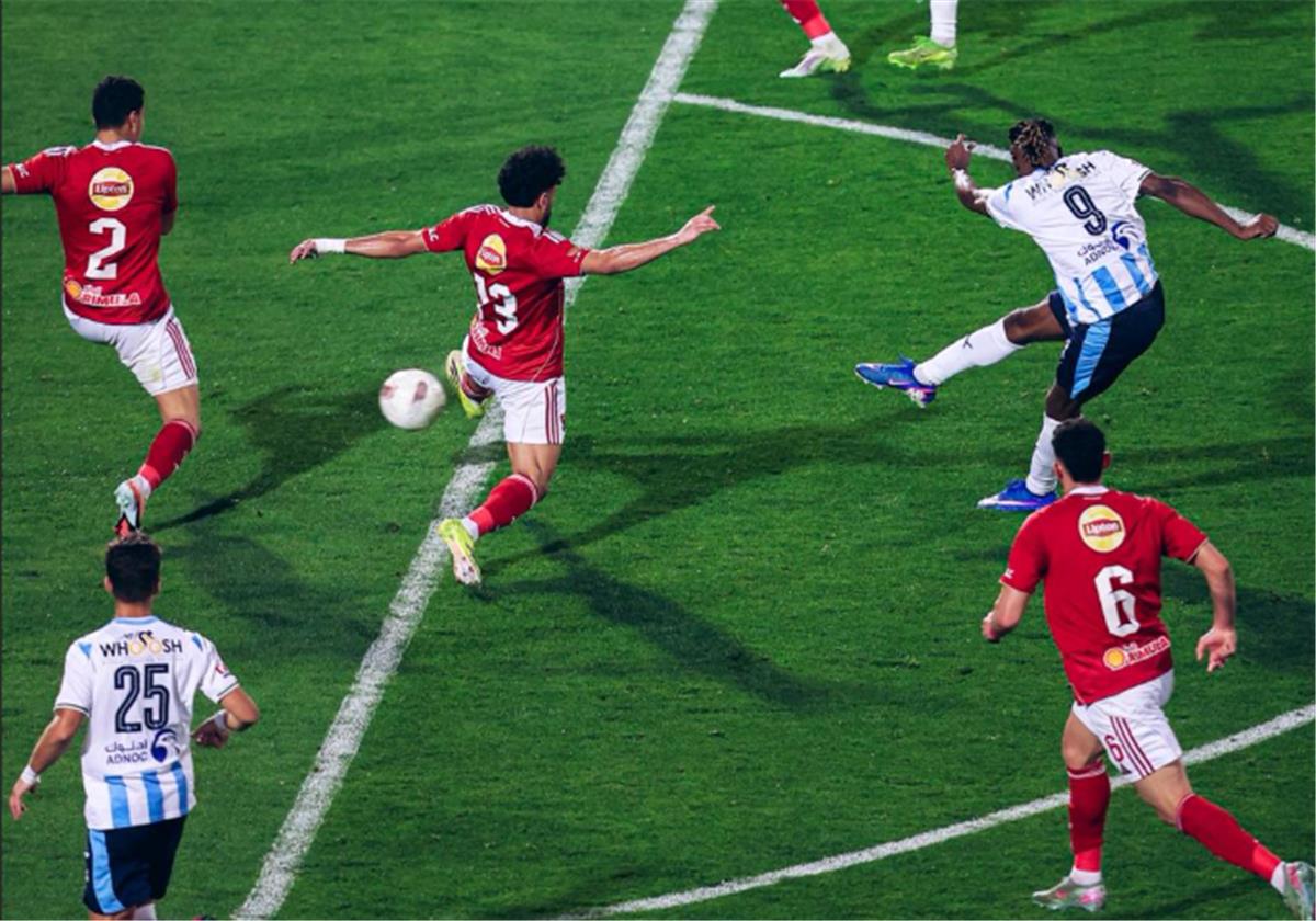 ترتيب الدوري المصري بعد سقوط الأهلي بثلاثية أمام بيراميدز وتعادل الزمالك مع إنبي.. صراع القمة يشتعل قبل الجولات الحاسمة