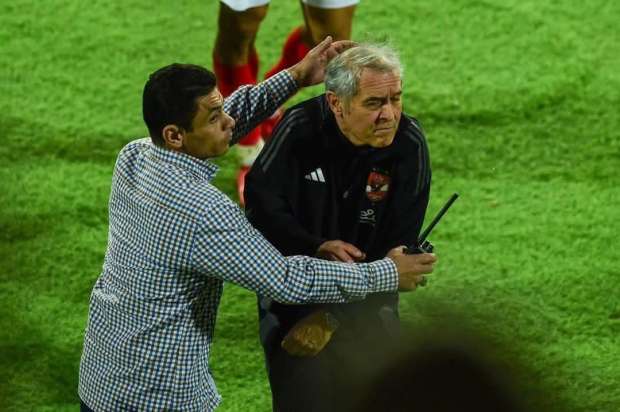 مدرب الأهلي السابق يُثير أزمة في سويسرا.. صفقة تُشعل الغضب لماذا يرفض جمهور زيوريخ تعيين مارسيل كولر؟