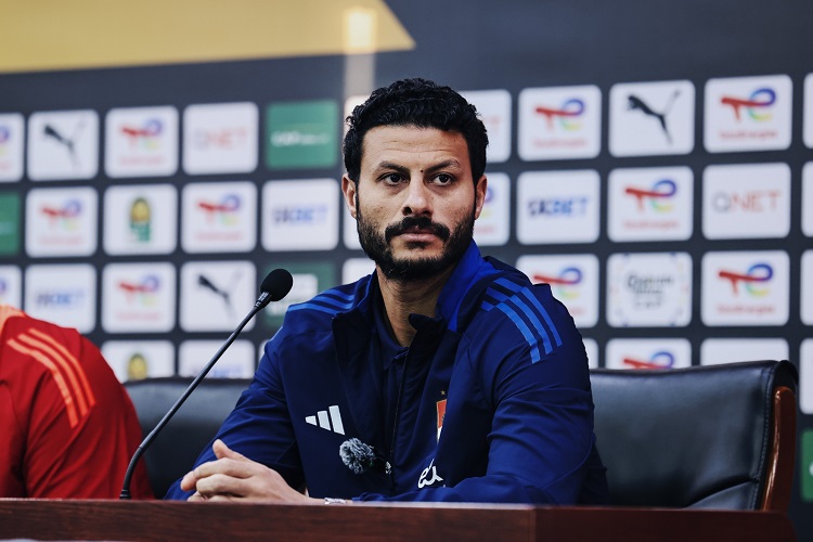 فيديو طرد قائد الأهلي محمد الشناوي.. وليلة مثيرة في الدوري المصري ماذا حدث في لقاء الأهلي وسيراميكا؟