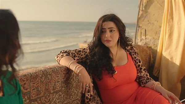 تصريحات جريئة من نهى عابدين عن الحب والزواج والتمثيل: لو الاتفاق ما اتنفّذش بمشي فورًا.. لا أمانع الأدوار الجريئة ولا الزواج في السر!